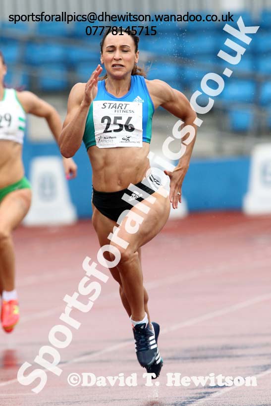 Senior mens 200 metres, Northern Championships, Sport City, Manchester. Photo: David T. Hewitson/Sports for All Pics